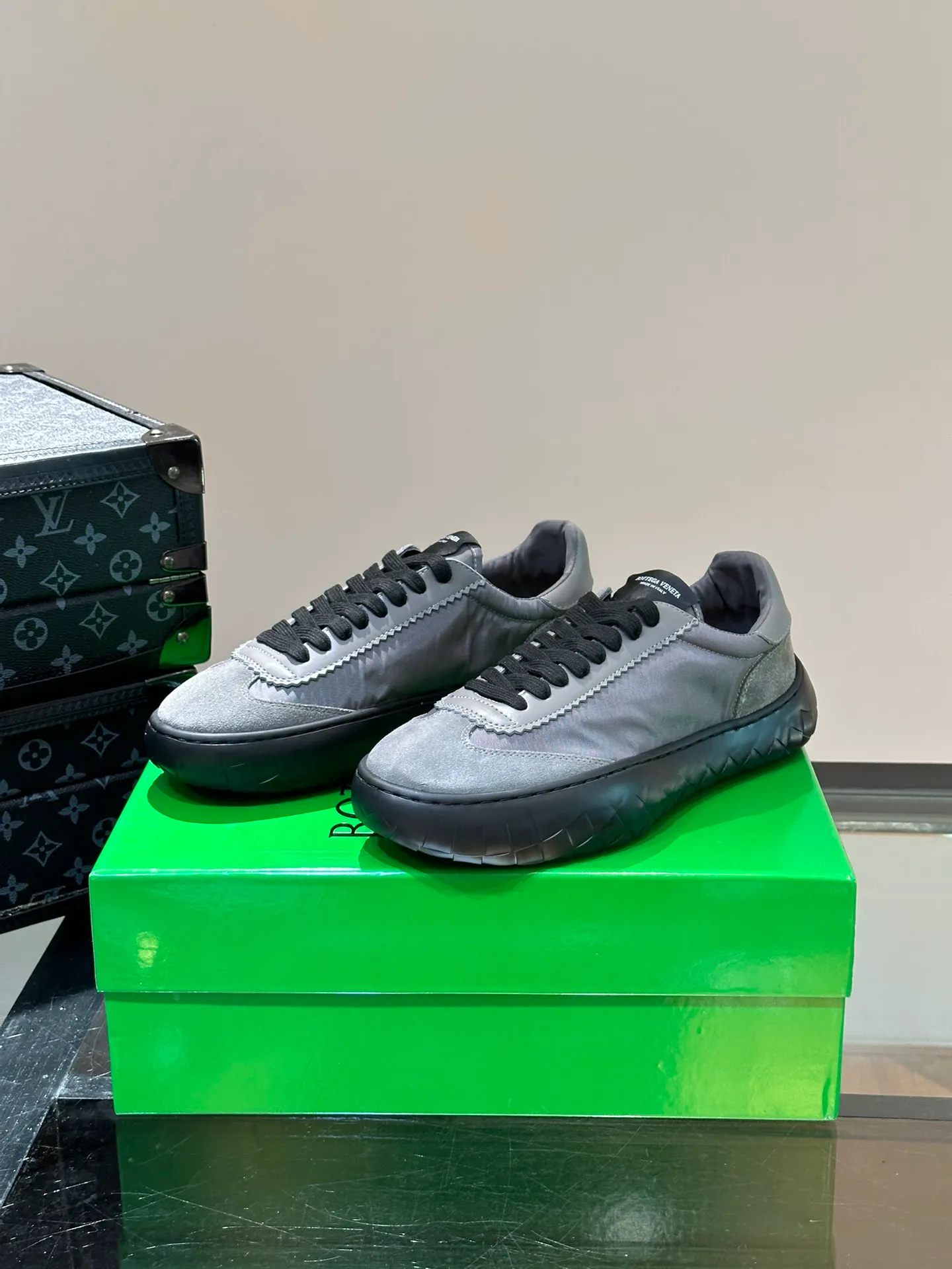 Men's Men's Shoes💰460【New】⛺️⛺️BV/Bottega Veneta🆕New men's moral training sneakers, made of Sneaker technology nylon and suede, inspired by retro basketball shoes, a new interpretation of classic sneakers, a light, comfortable and breathable summer must-have item, the soles are made of classic woven texture, super recognizable, nylon suede stitching, full of texture!  Size: 38-44 (45 can be customized